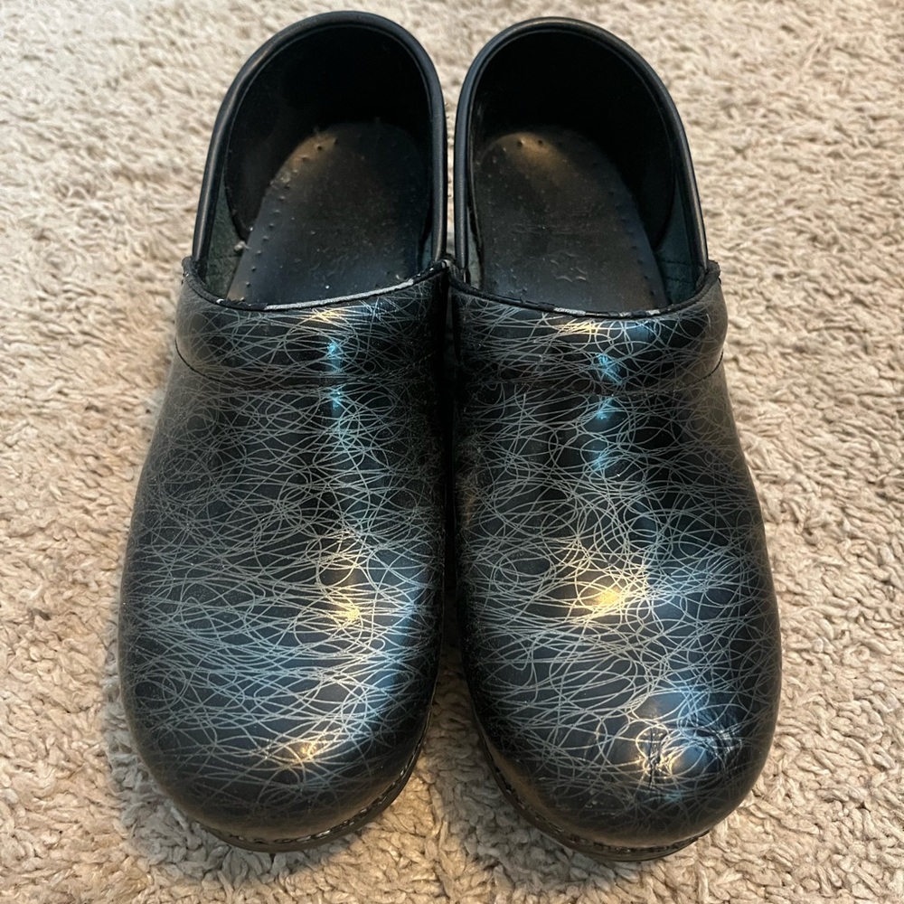 Women’s Dansko shoes
